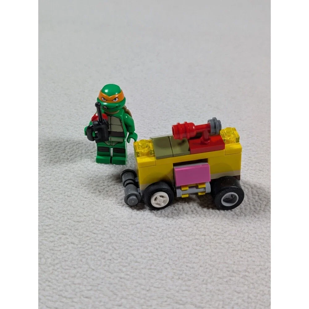 Lego TEENAGE MUTANT NINJA TURTLES (TMNT) 30271 Mike's Mini Shellraiser COMPLETE